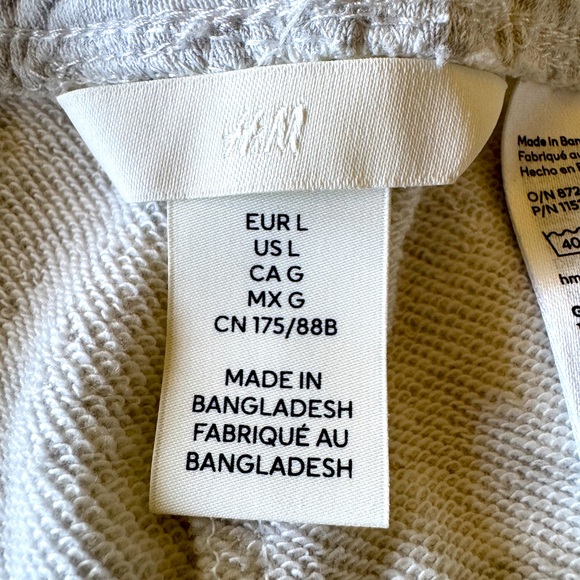 Two (2) Pair H&M Basic Sweat Shorts - Picture 7 of 14